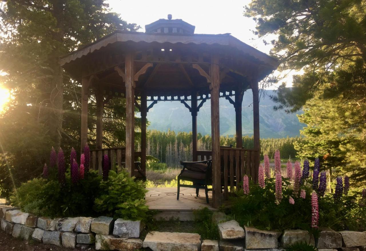 Summit Mountain Lodge And Steakhouse East Glacier Park Village Экстерьер фото