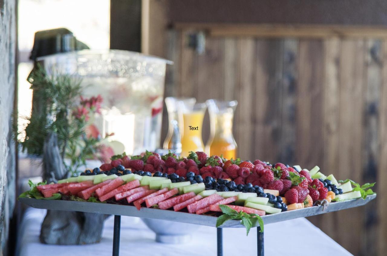 Summit Mountain Lodge And Steakhouse East Glacier Park Village Экстерьер фото