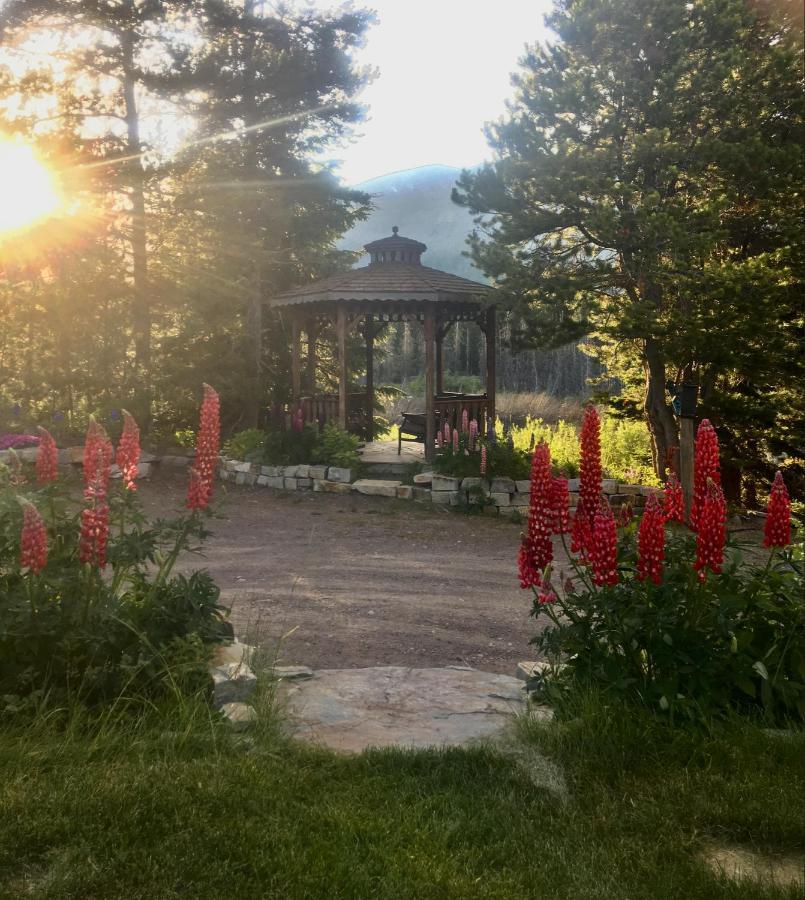 Summit Mountain Lodge And Steakhouse East Glacier Park Village Экстерьер фото