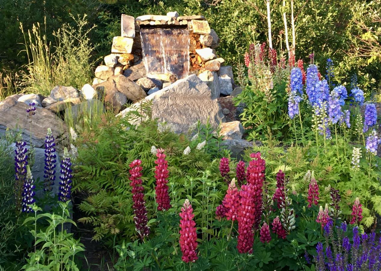 Summit Mountain Lodge And Steakhouse East Glacier Park Village Экстерьер фото