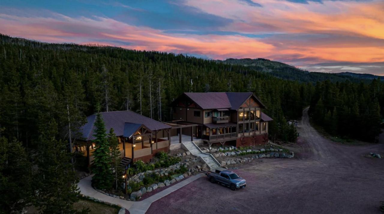 Summit Mountain Lodge And Steakhouse East Glacier Park Village Экстерьер фото