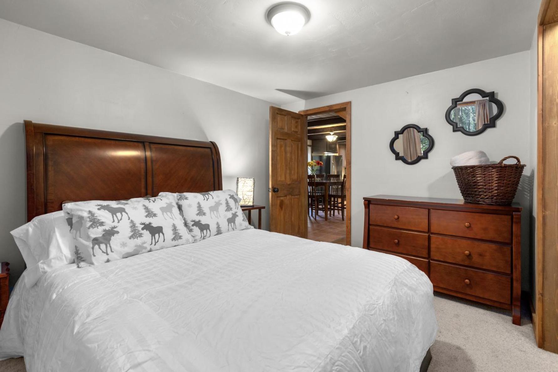 Summit Mountain Lodge And Steakhouse East Glacier Park Village Экстерьер фото
