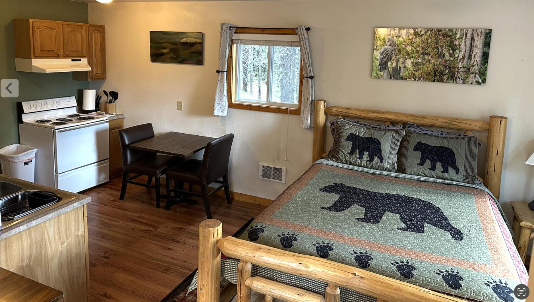 Summit Mountain Lodge And Steakhouse East Glacier Park Village Экстерьер фото