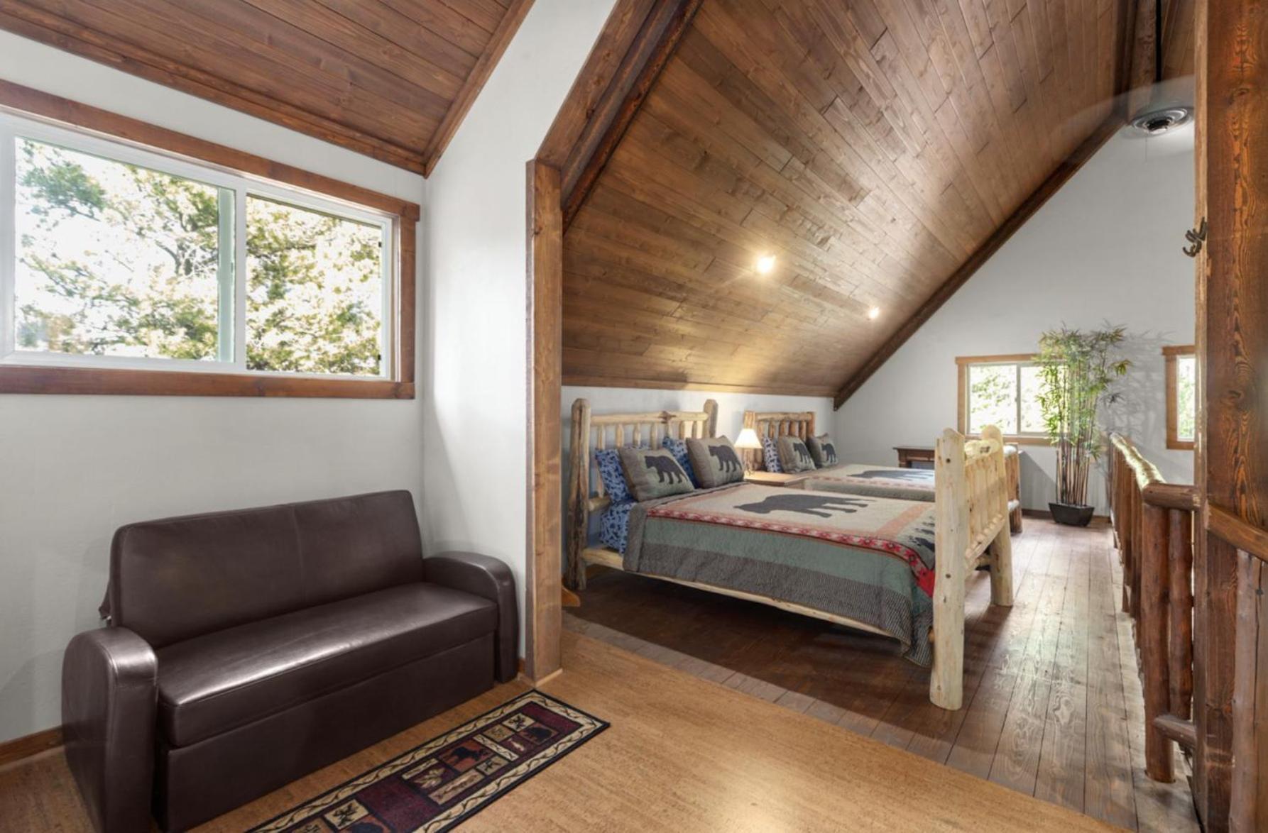 Summit Mountain Lodge And Steakhouse East Glacier Park Village Экстерьер фото