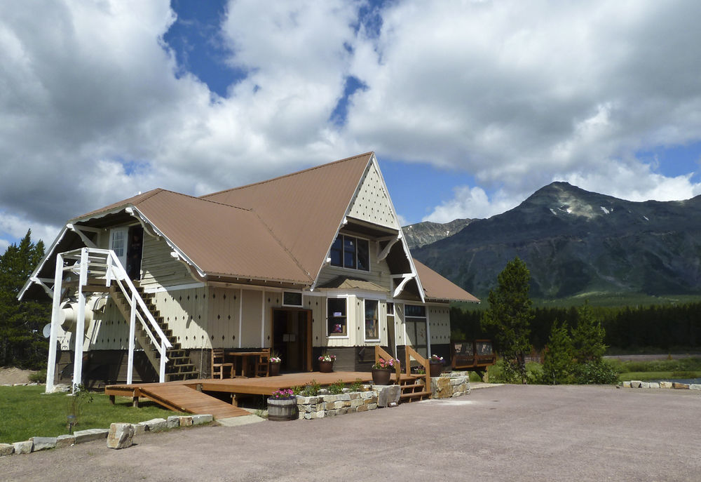 Summit Mountain Lodge And Steakhouse East Glacier Park Village Экстерьер фото