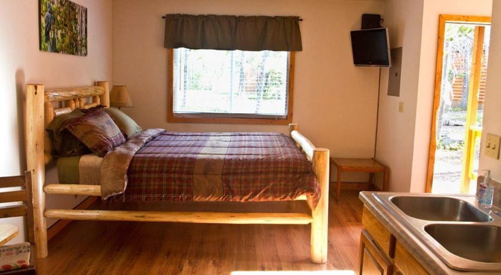 Summit Mountain Lodge And Steakhouse East Glacier Park Village Экстерьер фото